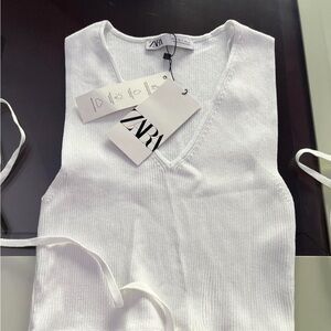 Zara Ribbed White V-Neck Tank Top